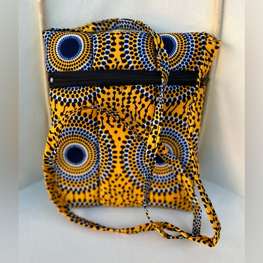 NW 💯 cotton padded Vlisco Fabric Crossbody Sz 7”x 6” - Picture 3 of 7